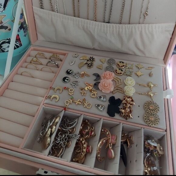 Girls Set of Two Leather Jewelry Box Organizers - Picture 9 of 11